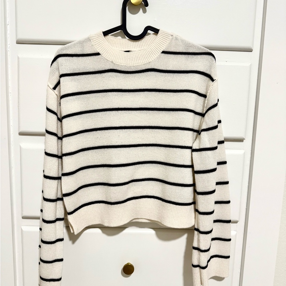 Cropped sweater